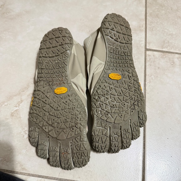 Vibram Five Fingers V-Alpha Women's Desert Sand Barefoot Shoes 37 - Picture 4 of 5